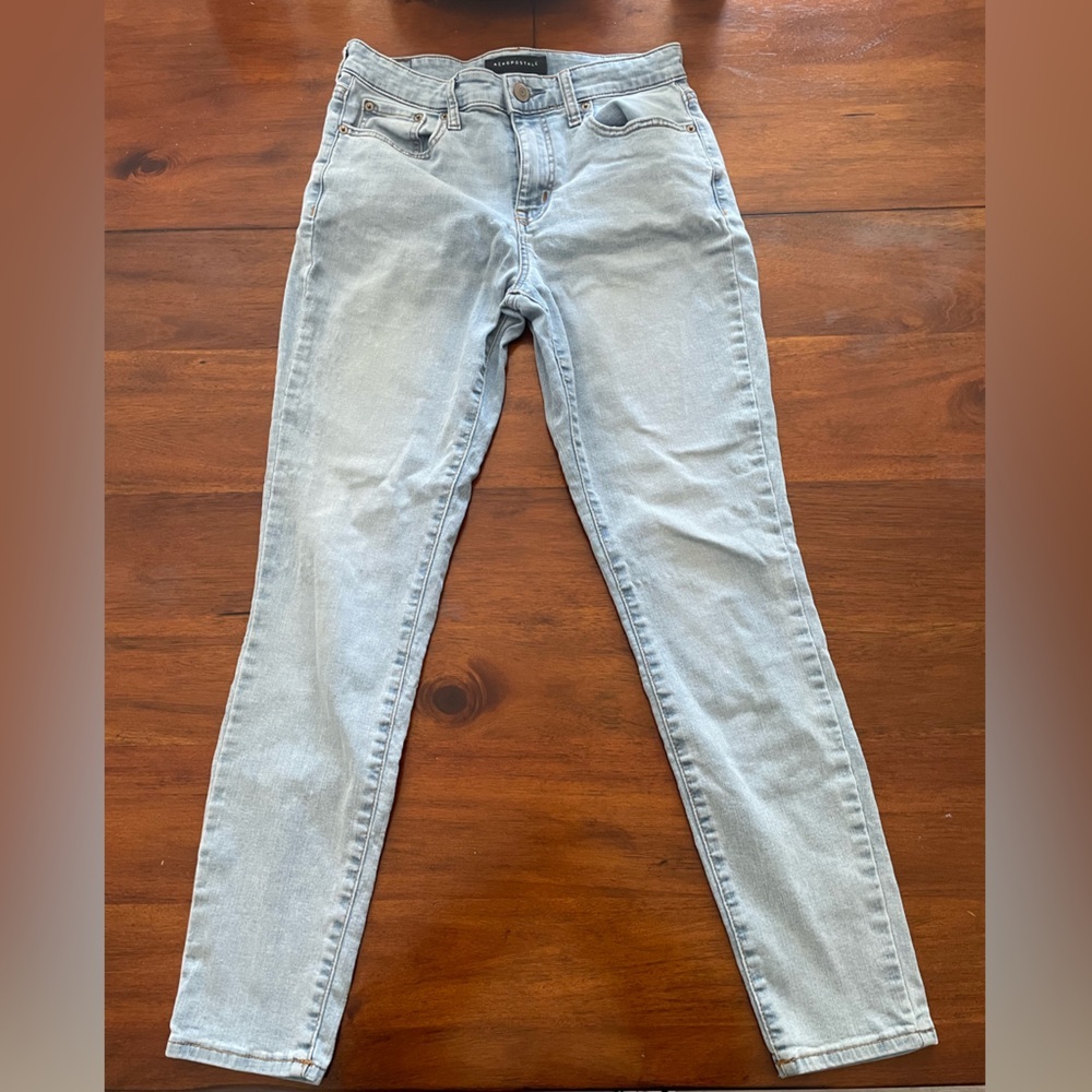Aeropostale Light-wash Denim Skinny Jeans